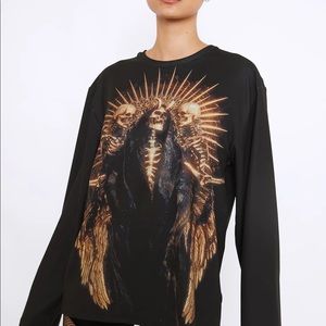 LADY OF SHADOWS LONG SLEEVE OVERSIZED BFT - NWT